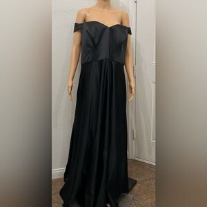 Elegant Black Off-Shoulder Evening Gown